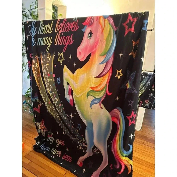 Unicorn My Eyes Believe two pillow cases & light blanket - Picture 1 of 9